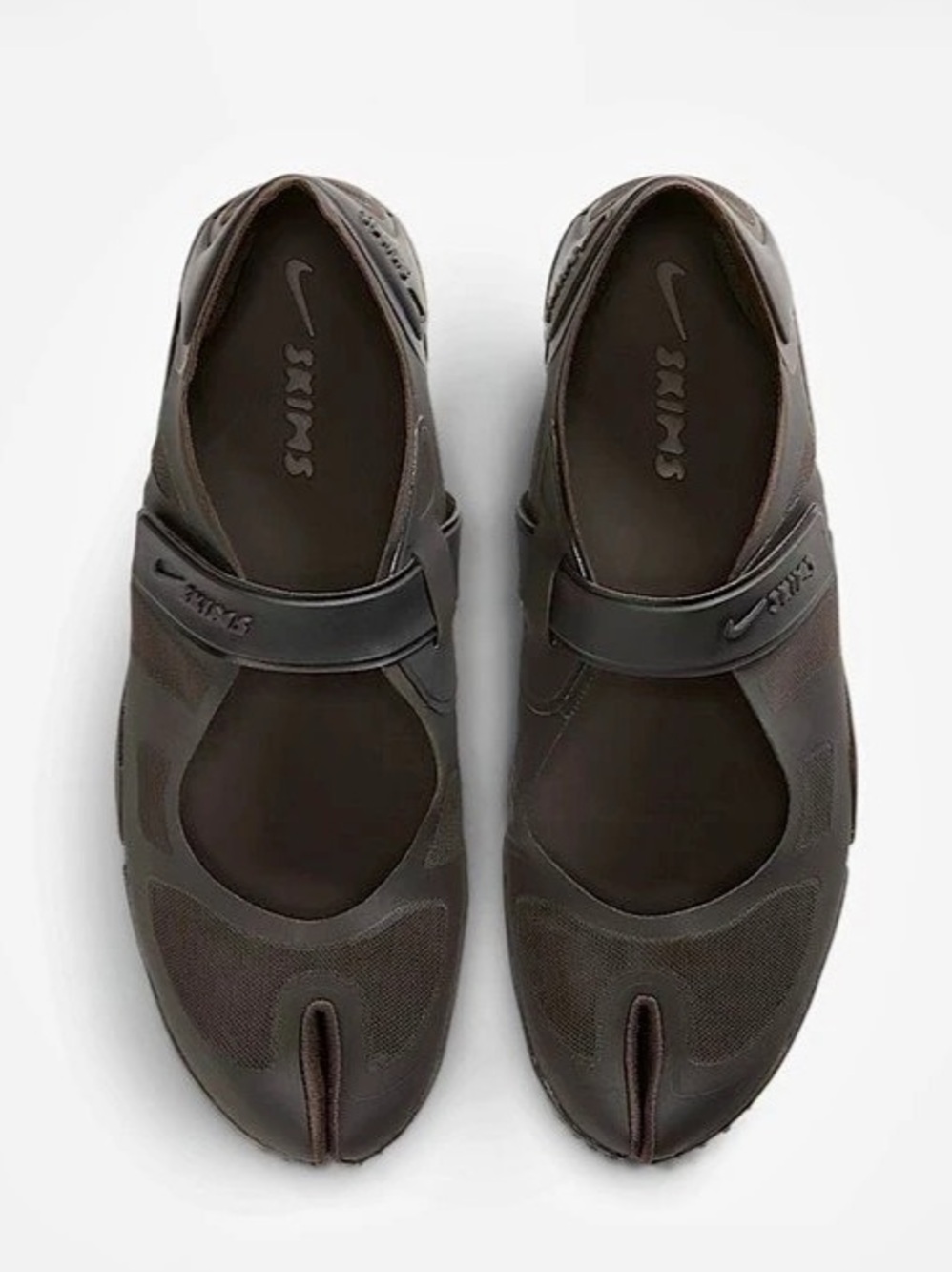 Nike SKIMS Rift Mesh Split-Toe Flats
